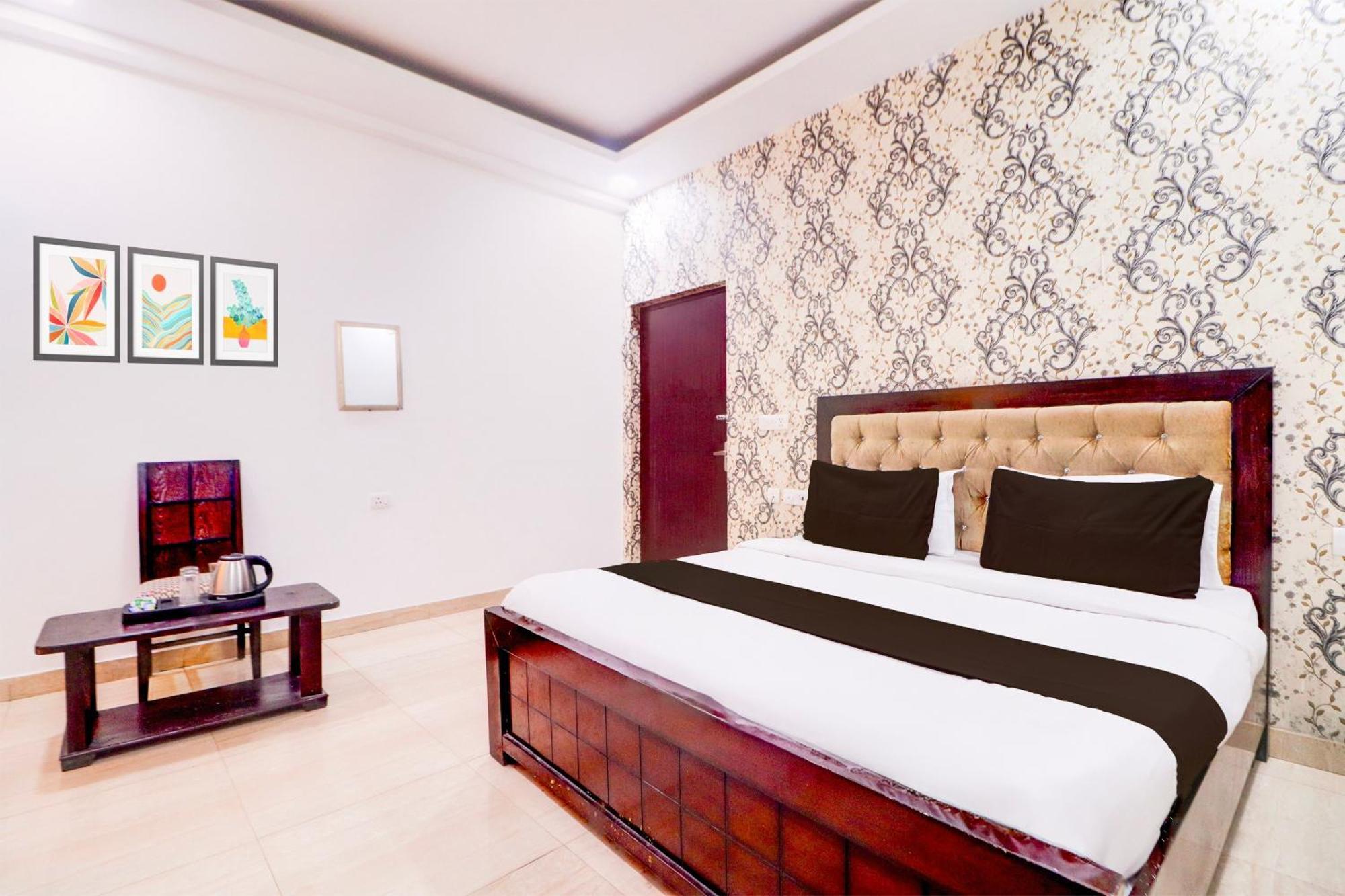 Oyo Hotel Viraj Palace New Delhi Ngoại thất bức ảnh